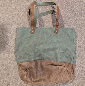 Green and Brown Water Resistant Shoulder Tote
